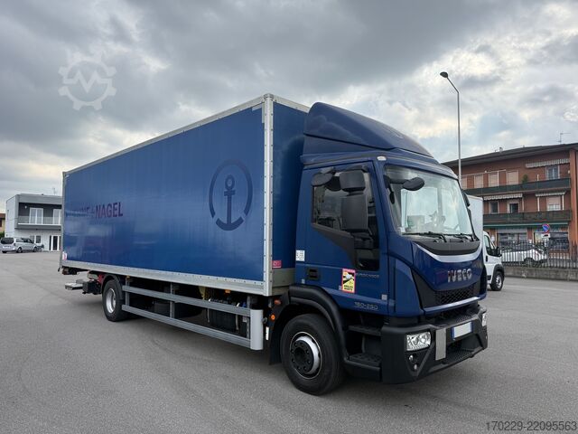 Lava-auto takalaitanostimella Iveco eurocargo 160-250