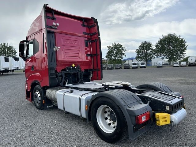 Standard trekkvogn Iveco S-Way 460 Standklima Intarder Riwo Kompressor