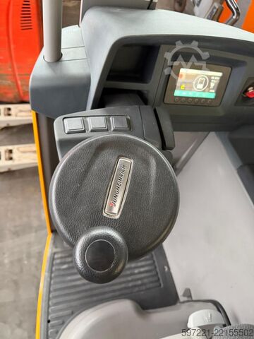 Dört yollu reach trucklar Jungheinrich ETV-Q25