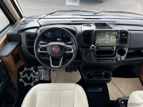 Xe cắm trại tích hợp Eura Mobil Integra 890 EB