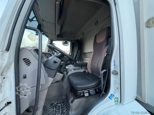 冷蔵トラック DAF LF 16.260 Tiefkühlkoffer mit Ladebordwand
