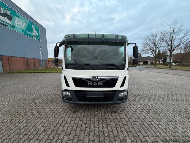 Furgão fechado MAN TGL 8.190  Isolier Koffer mit Ladebordwand