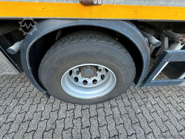 เครนติดตั้งบนรถบรรทุก DAF CF 440 mit Ladekran HMF 2120K4