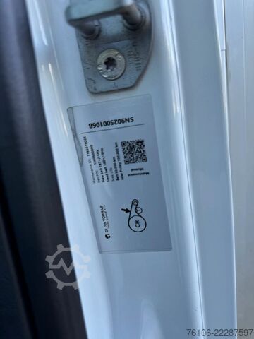 Refrigerator body van IVECO Daily 35S16 Tiefkühlkoffer mit Ladebordwand