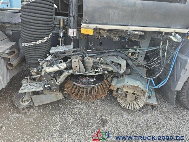 Zamiatarka drogowa Mercedes-Benz Atego 1518 Bucher Cityfant60 mit Separat Motor