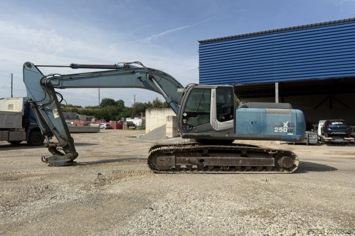 غلتک جاده Hitachi ZX250LCN-3 / Swiss-Vehicle