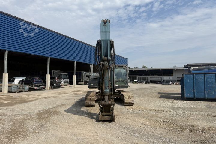 غلتک جاده Hitachi ZX250LCN-3 / Swiss-Vehicle