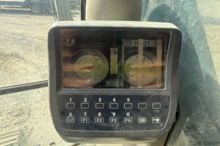 غلتک جاده Hitachi ZX250LCN-3 / Swiss-Vehicle