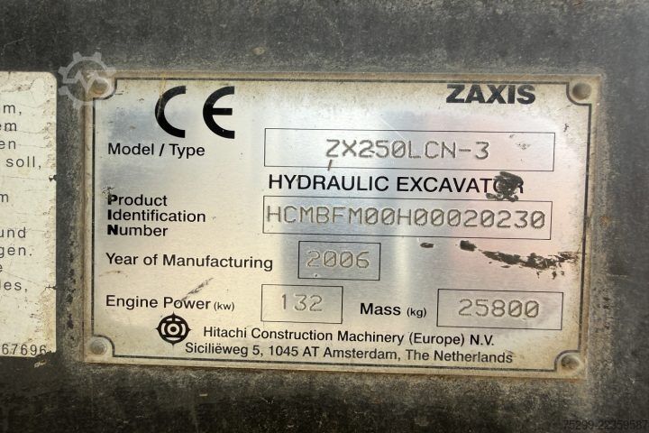غلتک جاده Hitachi ZX250LCN-3 / Swiss-Vehicle