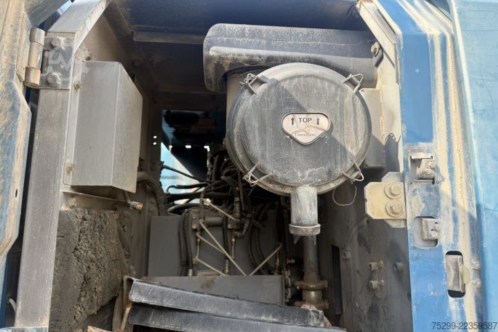 غلتک جاده Hitachi ZX250LCN-3 / Swiss-Vehicle