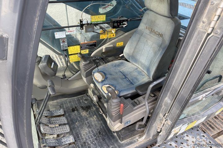 غلتک جاده Hitachi ZX350-3LCK UHD / Swiss-Vehicle