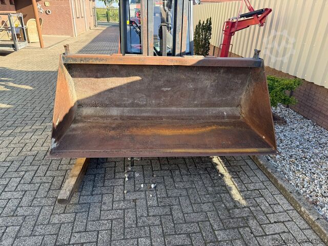 Máy xúc telescop Merlo Rot 30.13 XS