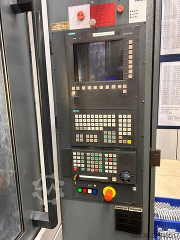 Vertikales Bearbeitungszentrum Stama MC334