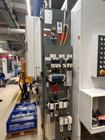 Vertikales Bearbeitungszentrum Stama MC334