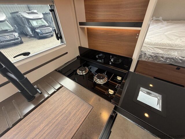 Полуинтегриран кемпер BÜRSTNER Signature SFT 7.5  180 PS,  AHK, sofort Verfügba