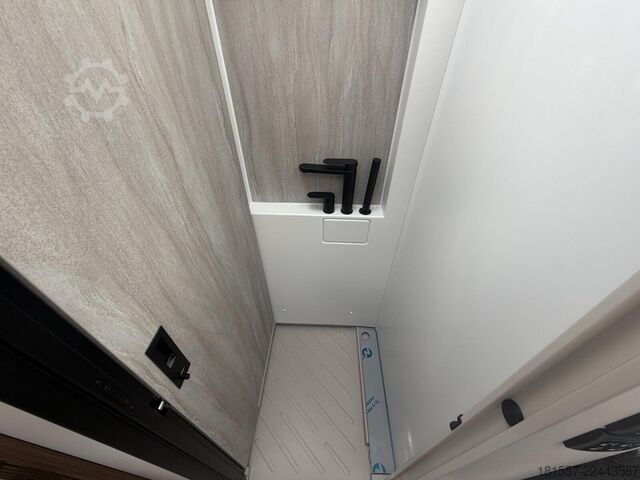 Полуинтегриран кемпер BÜRSTNER Signature SFT 7.0 180 PS,  AHK, Sofort Verfügbar