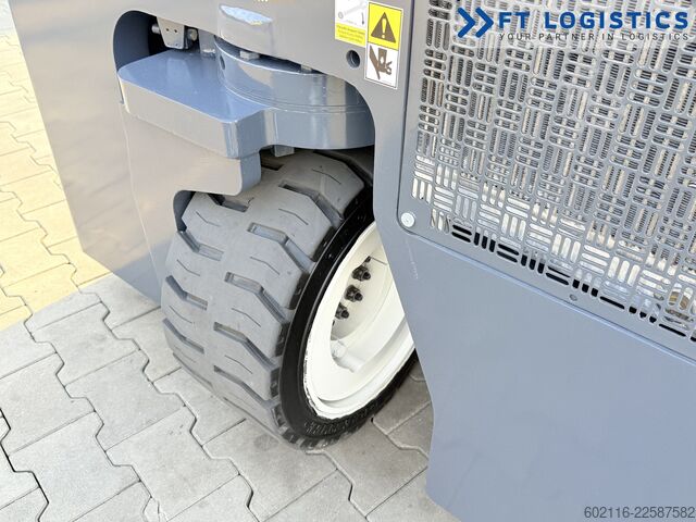  Combilift CB3000 DIESEL TRIPLEX 4900 POSITIONER
