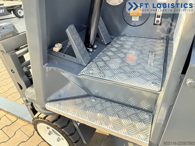  Combilift CB3000 DIESEL TRIPLEX 4900 POSITIONER