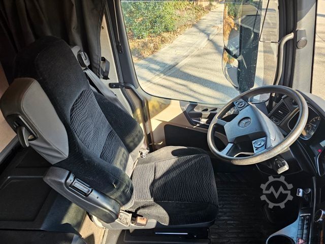 Perry Machinery Czech Republic s.r.o. Perry Machinery Czech Republic s.r.o. Perry Machinery Czech Republic s.r.o.