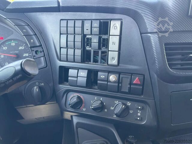Chladírenská/mrazírenská přeprava Iveco Stralis 270 CNG! 294094 km!!  9.05 m long body!...