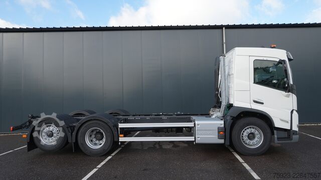 الهيكل مع كابينة السائق Volvo FM 500 6X2 New Chassis truck RHD