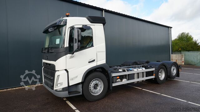 الهيكل مع كابينة السائق Volvo FM 500 6X2 New Chassis truck RHD