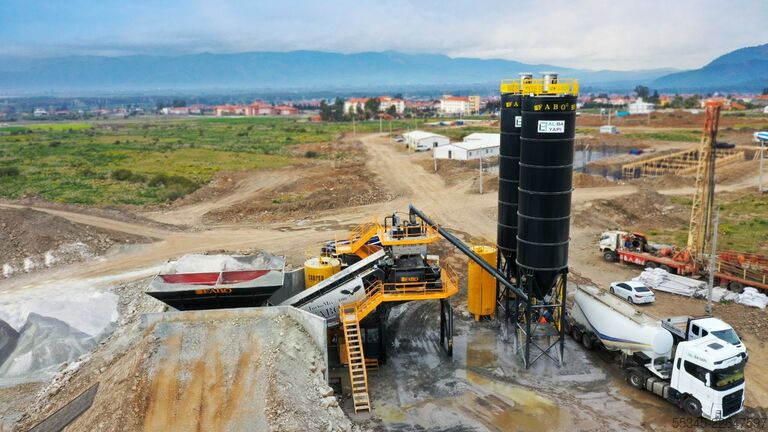 Mobilt betongblandeanlegg FABO Mobile Concrete Batching Plant 100 m3/h Mobile Concrete Batching Plant