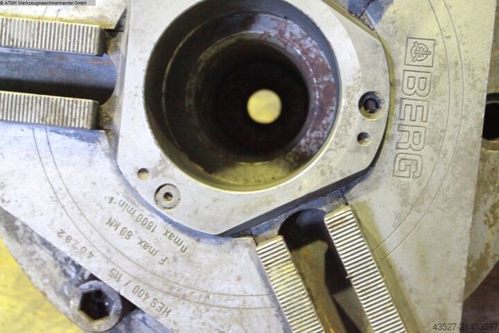 ให้อาหาร BERG Kraftspannfutter HES 400/115