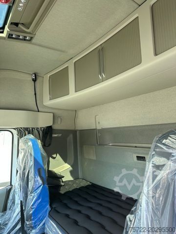 Truck chassis VOLVO Volvo FH 460 6x2-4 Globetrott. Fahrgestell LAGER