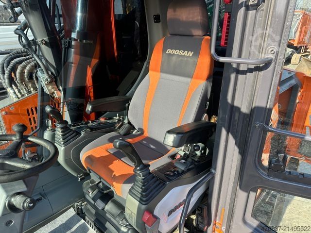 Mobilbagger DOOSAN DX 165W-5 / Rototilt **Löffelpaket**