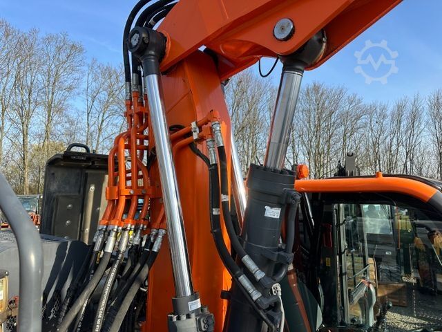 Mobilbagger DOOSAN DX 165W-5 / Rototilt **Löffelpaket**