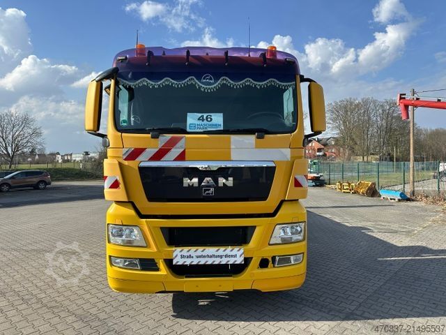 Camião porta-carros MAN TGX 26.360 / BaumaschinenTransport / 9 to Rampen