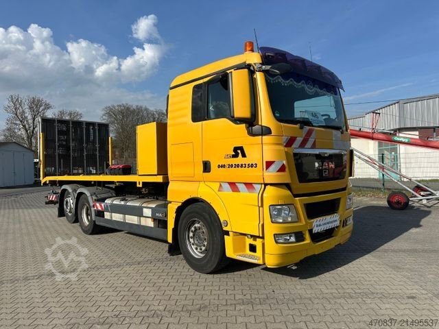Camião porta-carros MAN TGX 26.360 / BaumaschinenTransport / 9 to Rampen