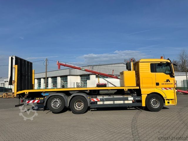 Camião porta-carros MAN TGX 26.360 / BaumaschinenTransport / 9 to Rampen