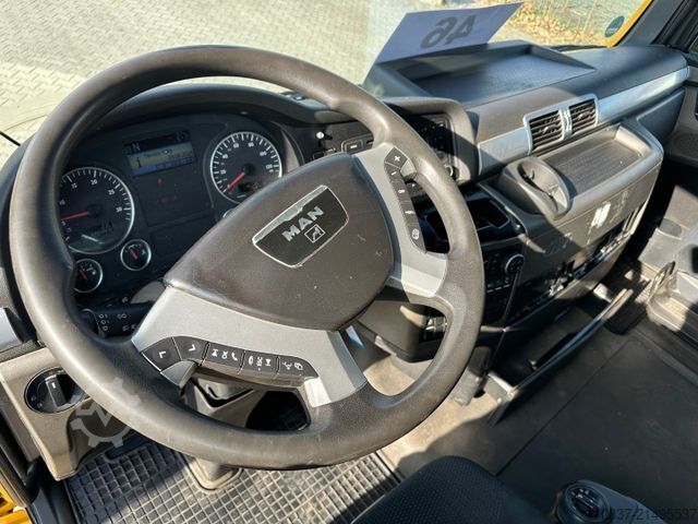 Camião porta-carros MAN TGX 26.360 / BaumaschinenTransport / 9 to Rampen