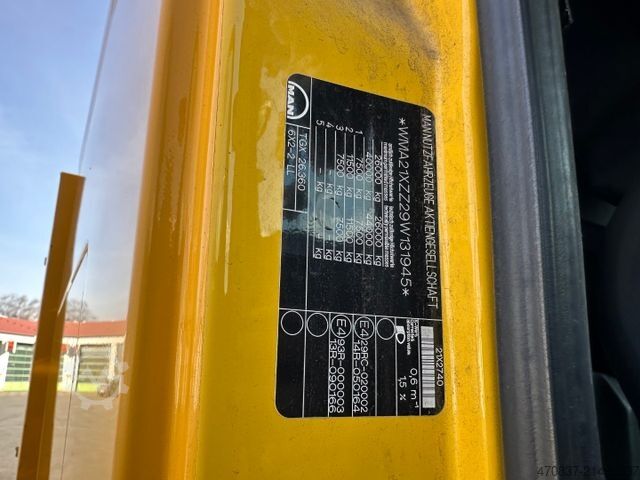 Camião porta-carros MAN TGX 26.360 / BaumaschinenTransport / 9 to Rampen