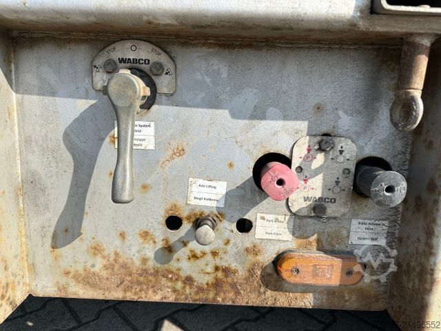 Polpriklopnik z nizko nakladalno ploščadjo  Ceylan Treyler / hydr. Rampen / GG 48.000 kg