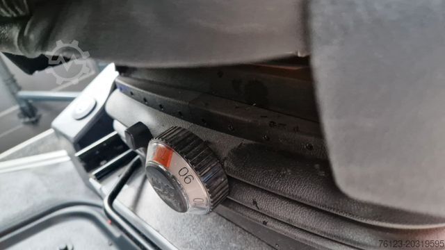 小型客车 MERCEDES-BENZ 519  Allrad 4 x 4 Vorlauffahrzeug  neue ADA