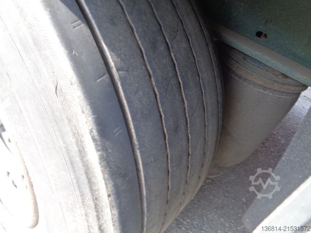 Auflieger mit Pritsche & Plane KÖGEL S24-1 Mega 435/50 R19,5 Liftachse SAF