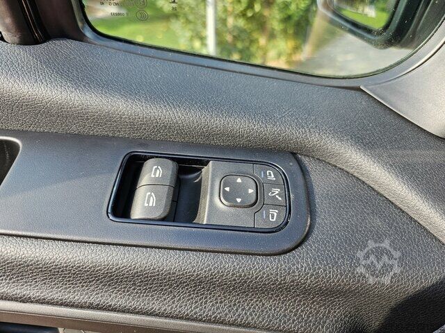 バン Mercedes-Benz Sprinter 319 CDI 4x4 Allrad 9-G Automatik L3H2