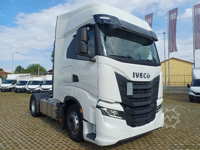 Стандардна влечна единица IVECO S-WAY AS440S49 T/P