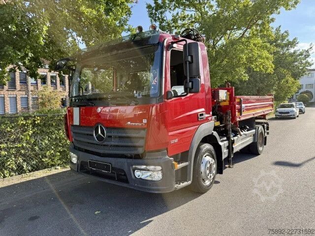 3-sided tipper Mercedes-Benz Atego 1218 Kipper + Kran MKG HLK 76/Eu6/157tkm
