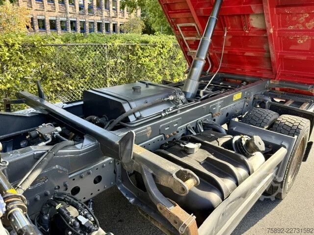 3-sided tipper Mercedes-Benz Atego 1218 Kipper + Kran MKG HLK 76/Eu6/157tkm