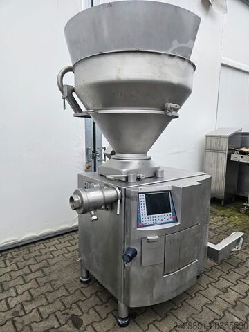 Vacuum stuffer with a wolf Handtmann VF 628