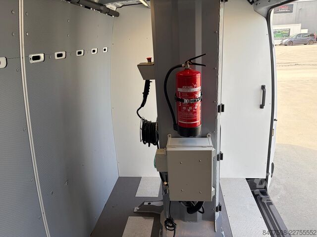 Teleskopisk arbetsplattform Versalift VTM-41-150-F