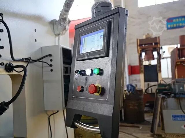 เครื่องอัดไฮดรอลิกแบบคอลัมน์เดี่ยวทรงตัว C DIGIMA DC Prasa jednokolumnowa typu C hydrauliczna