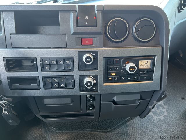 Standard-SZM Renault T 480 HIGH SLEEPER / RETARDER / STANDKACHEL / A...
