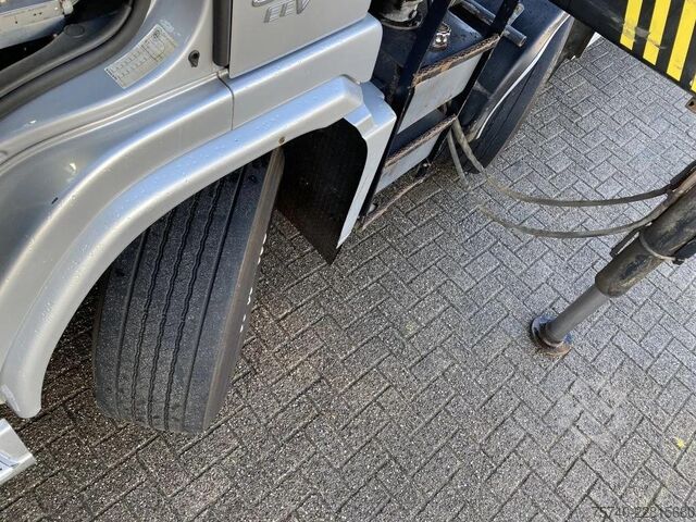 Hakenarmsystem Volvo FM 370 + Euro 5 + Palfinger Z-Q170 Crane + 30to...