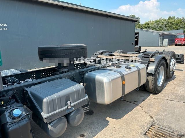 Kamyon şasisi MERCEDES-BENZ Actros 2540 6x2 Lenk-/Lift Fahrgestell *NEU*