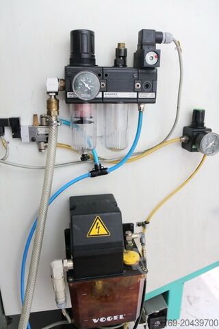 Pusat pemesinan sejagat DECKEL MAHO DMU 50 T